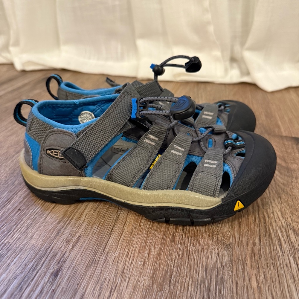 Keen Sandals Newport H2 Brilliant Blue Youth Size 1 Outdoor Waterproof Comfort - Picture 2 of 8
